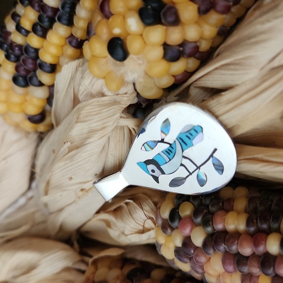 NWOT Native American Zuni Turquoise Inlay Blue Jay Pendant ๐ ๐ฆ - Picture 3 of 11